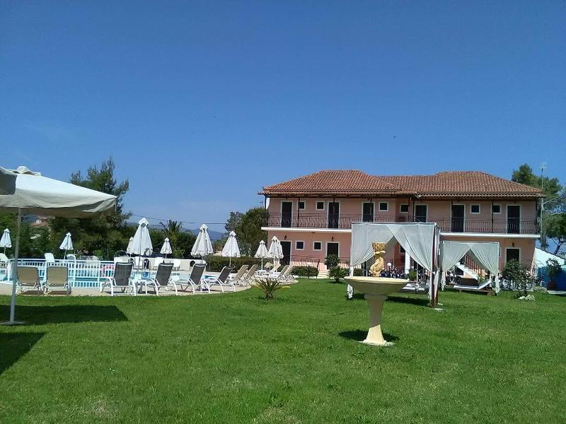 Eleni'S Garden & Castello Suites Alykanas  Exterior foto